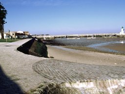 Paves de Versailles Burgundy Sombre Cobbles